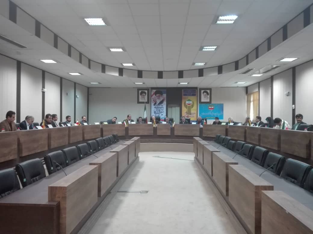 جلسه رسمی شورای استان فارس در سالن اجتماعات فرمانداری شیراز برگزار شد