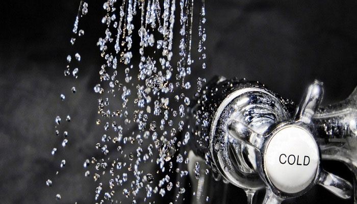 12 دلیل برای دوش گرفتن با آب سرد