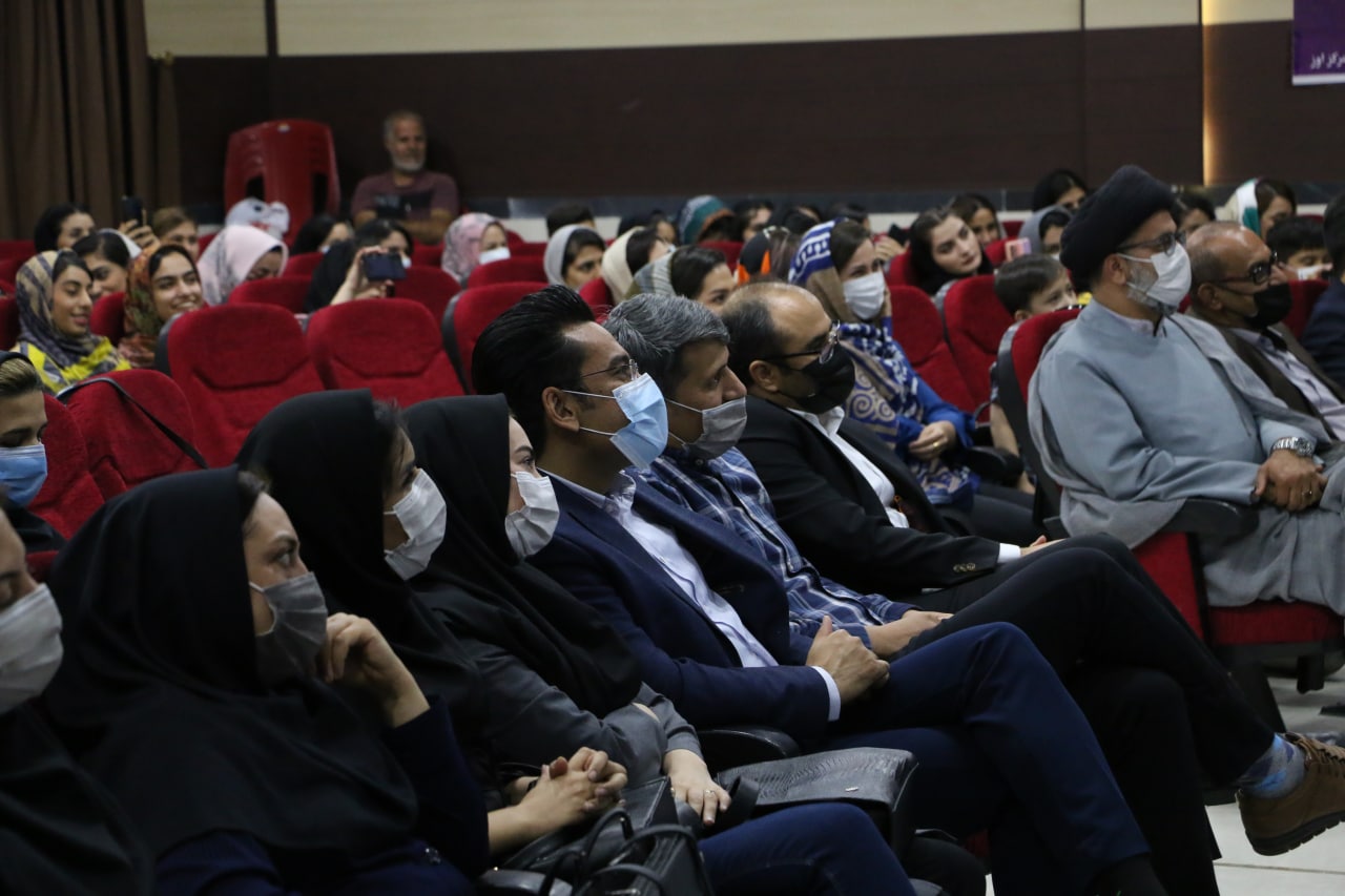 از سوی دانشجویان دانشکده بهداشت اوز برگزار شد: آئین روز جهانی بهداشت حرفه ای و ایمنی در تالار فردوسی دانشگاه آزاد(گزارش تصویری)