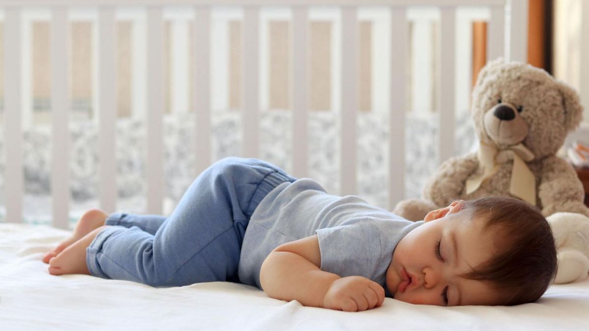 کودکان باید چند ساعت بخوابند؟/ توصیه‌هایی برای رفع اختلال خواب کودکان
