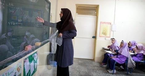 کیهان: چه انتظاری دارید که آموزش و پرورش که 97 درصد بودجه اش حقوق معلمان است، به ترویج معارف و فرهنگ حجاب بپردازد؟