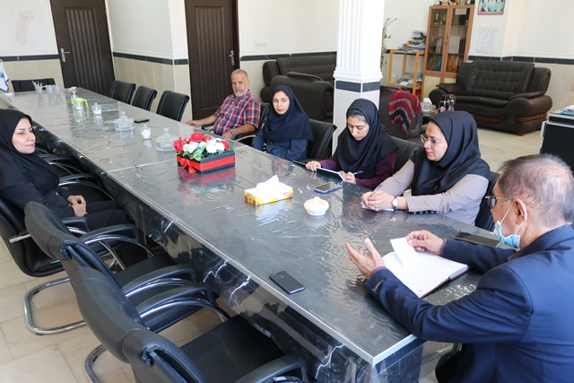 در چهارصد و هفتاد و هفتمین نشست هم اندیشی کارکنان دانشگاه آزاد اسلامی مرکز اوز بر برگزاری مراسم تجلیل از استادان تاکید شد